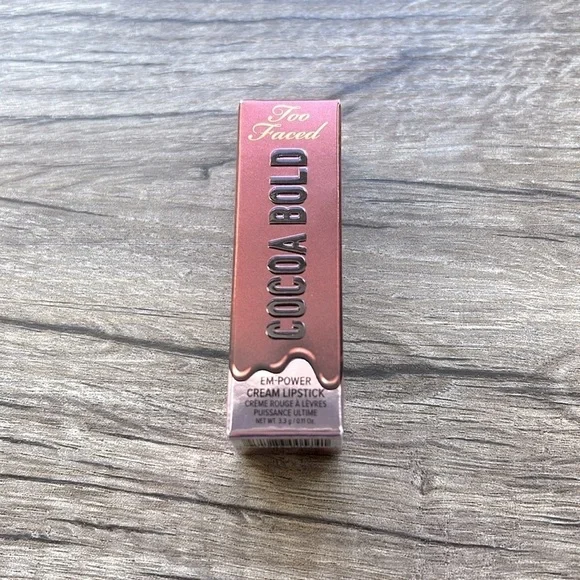 Too Faced • Cocoa Bold Lipstick - Picture 4 of 12